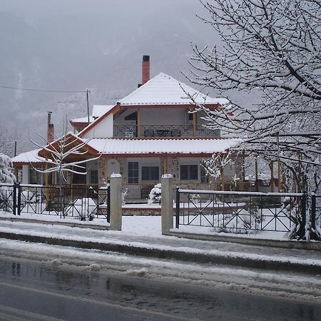Guesthouse Agnandi Káto Loutrákion エクステリア 写真