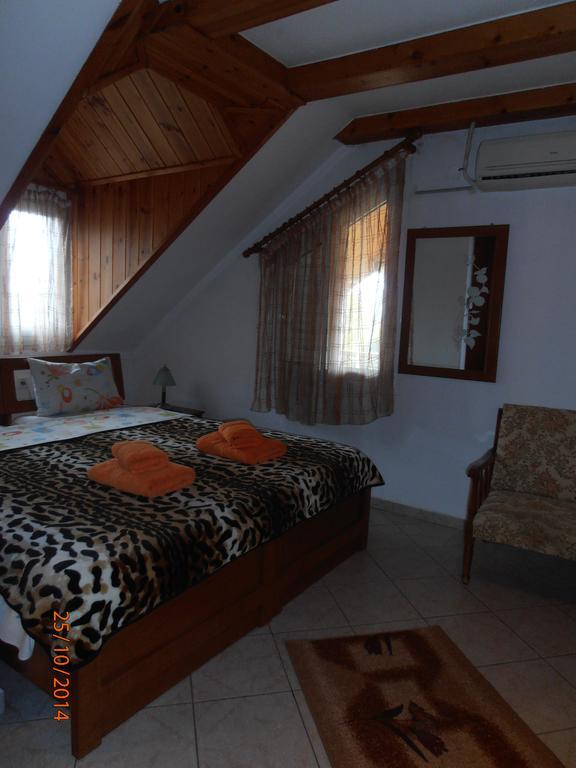 Guesthouse Agnandi Káto Loutrákion 部屋 写真