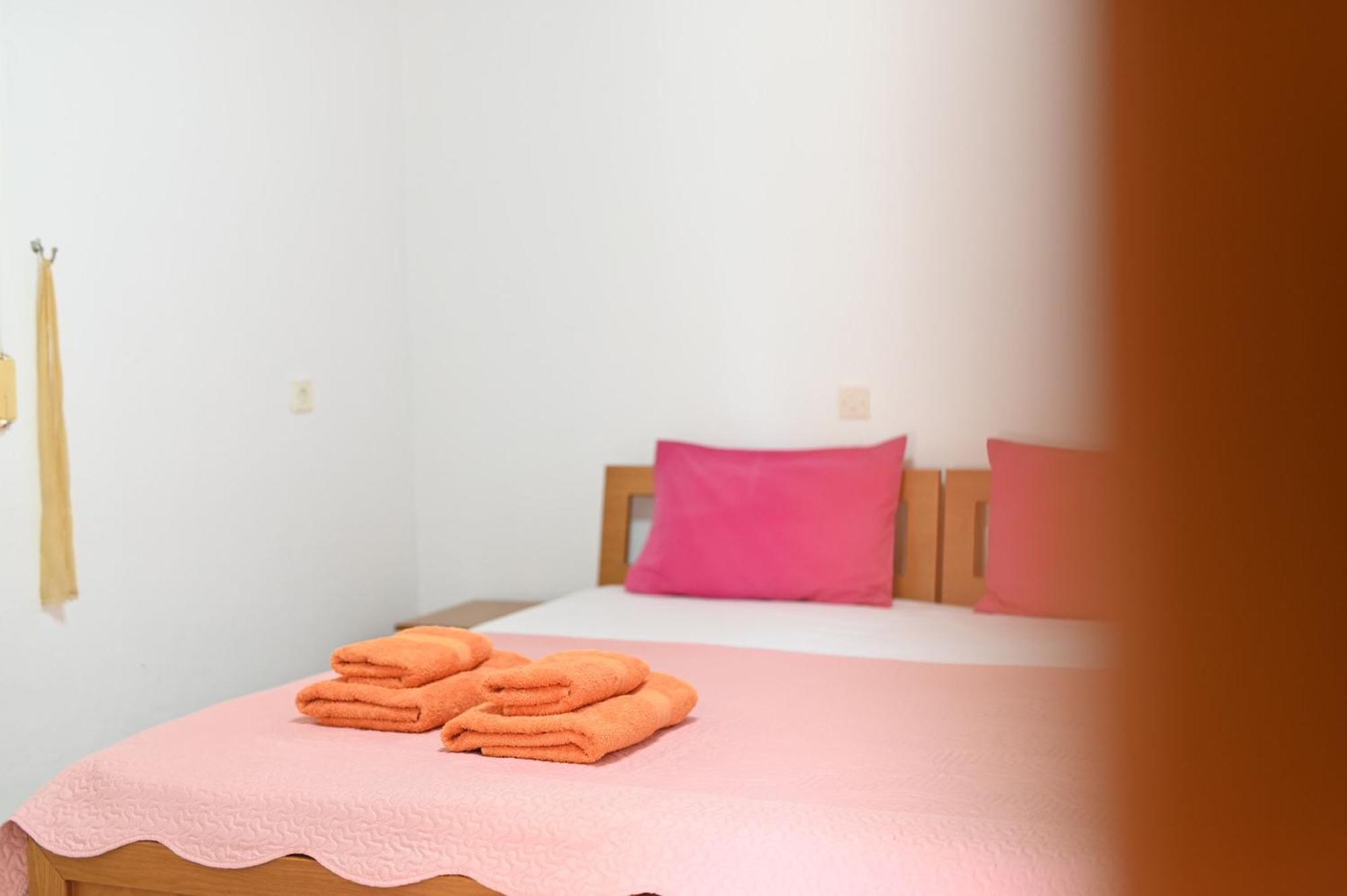 Guesthouse Agnandi Káto Loutrákion エクステリア 写真