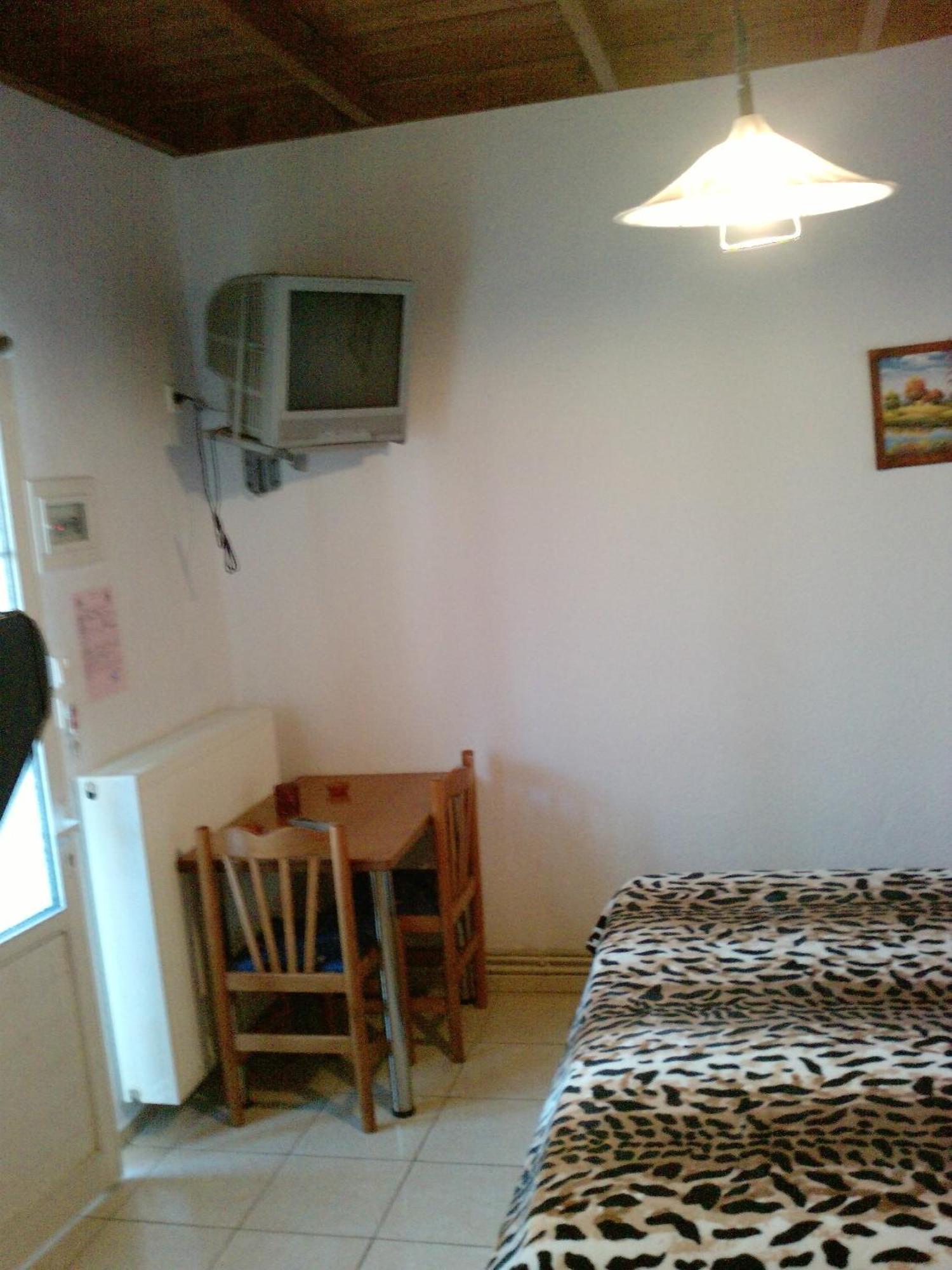 Guesthouse Agnandi Káto Loutrákion エクステリア 写真