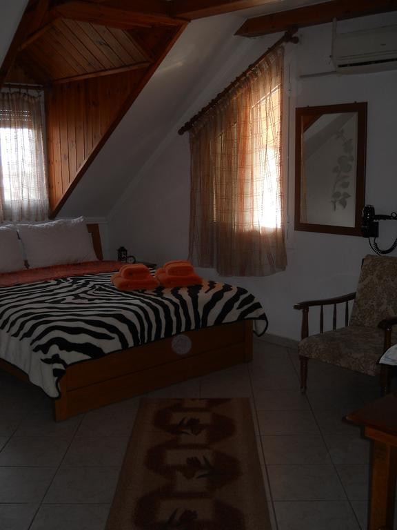 Guesthouse Agnandi Káto Loutrákion 部屋 写真