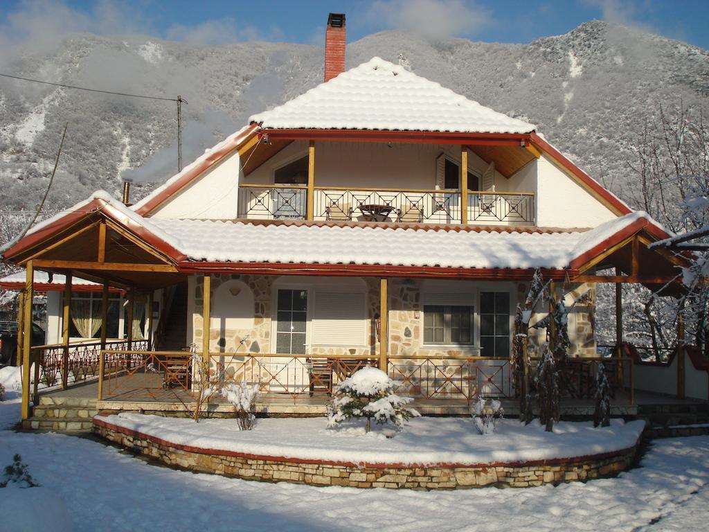 Guesthouse Agnandi Káto Loutrákion エクステリア 写真