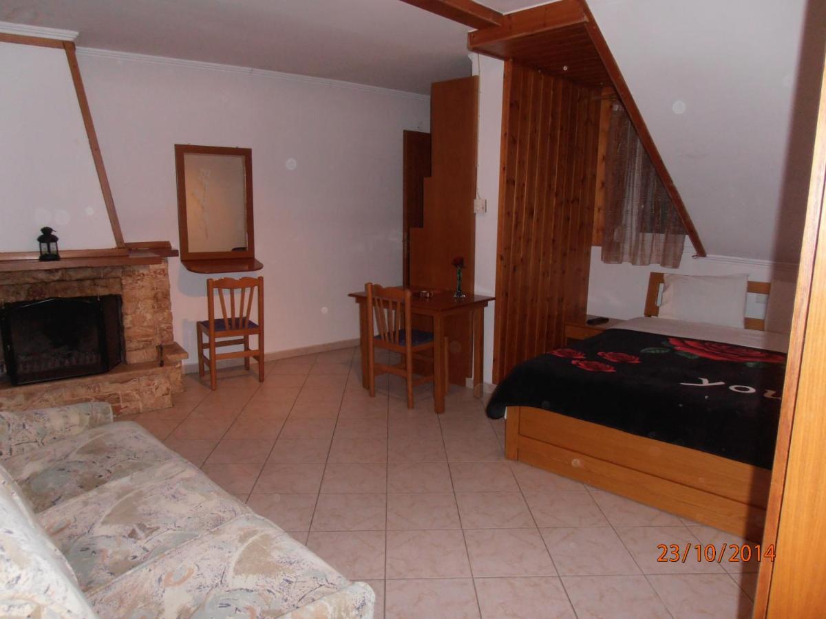 Guesthouse Agnandi Káto Loutrákion エクステリア 写真