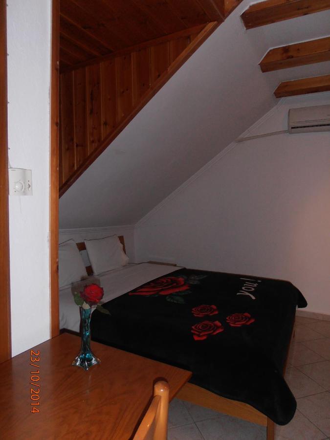 Guesthouse Agnandi Káto Loutrákion エクステリア 写真